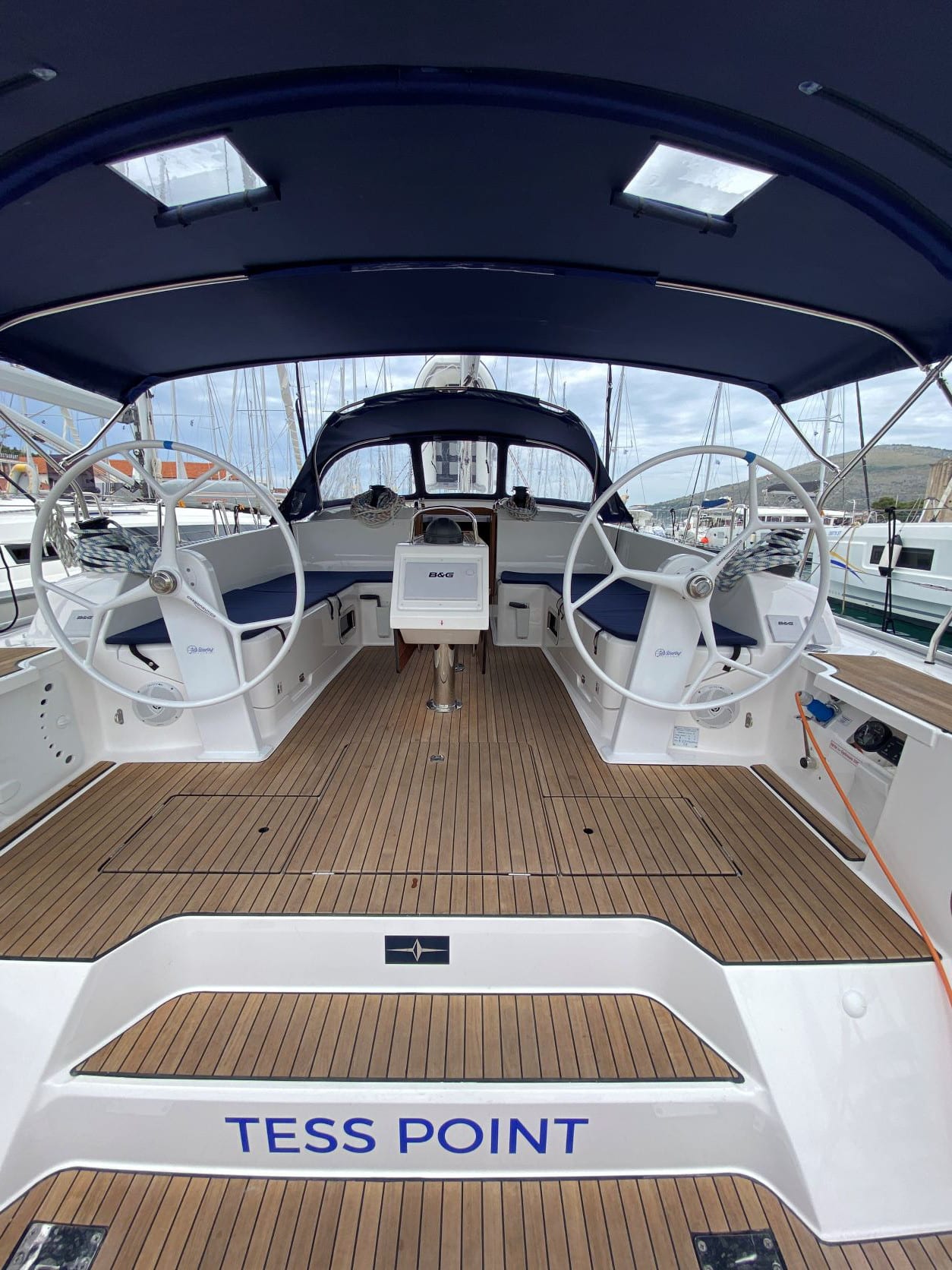 Tess Point Bavaria Cruiser 46 біля причалу ACI Marina Trogir