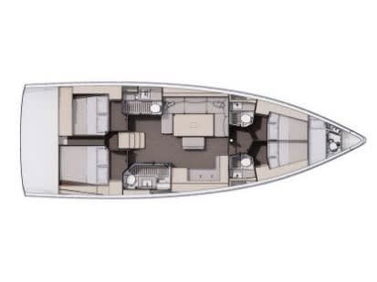 Dimitra Dufour 470 vor Anker in Tourlos Marina