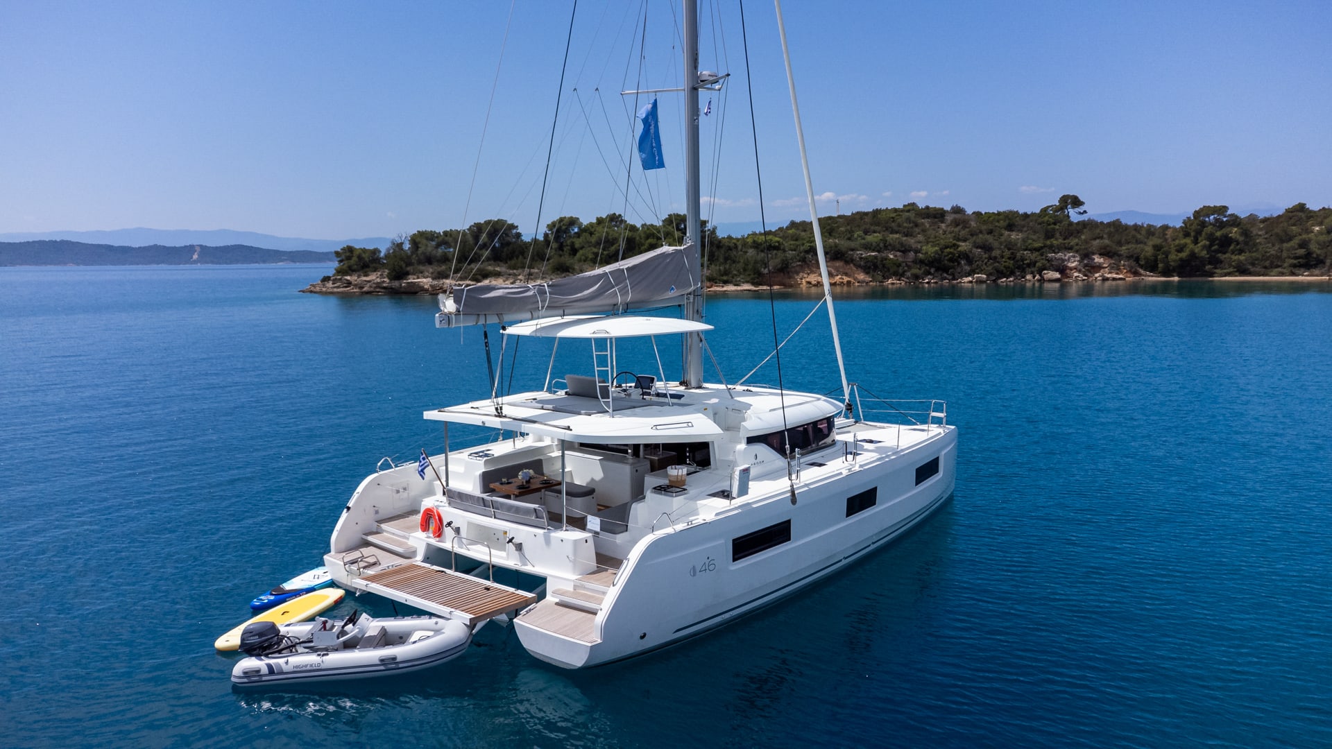 BLUE HORIZON Lagoon 46 amarrado en D-Marin Marina Gouvia