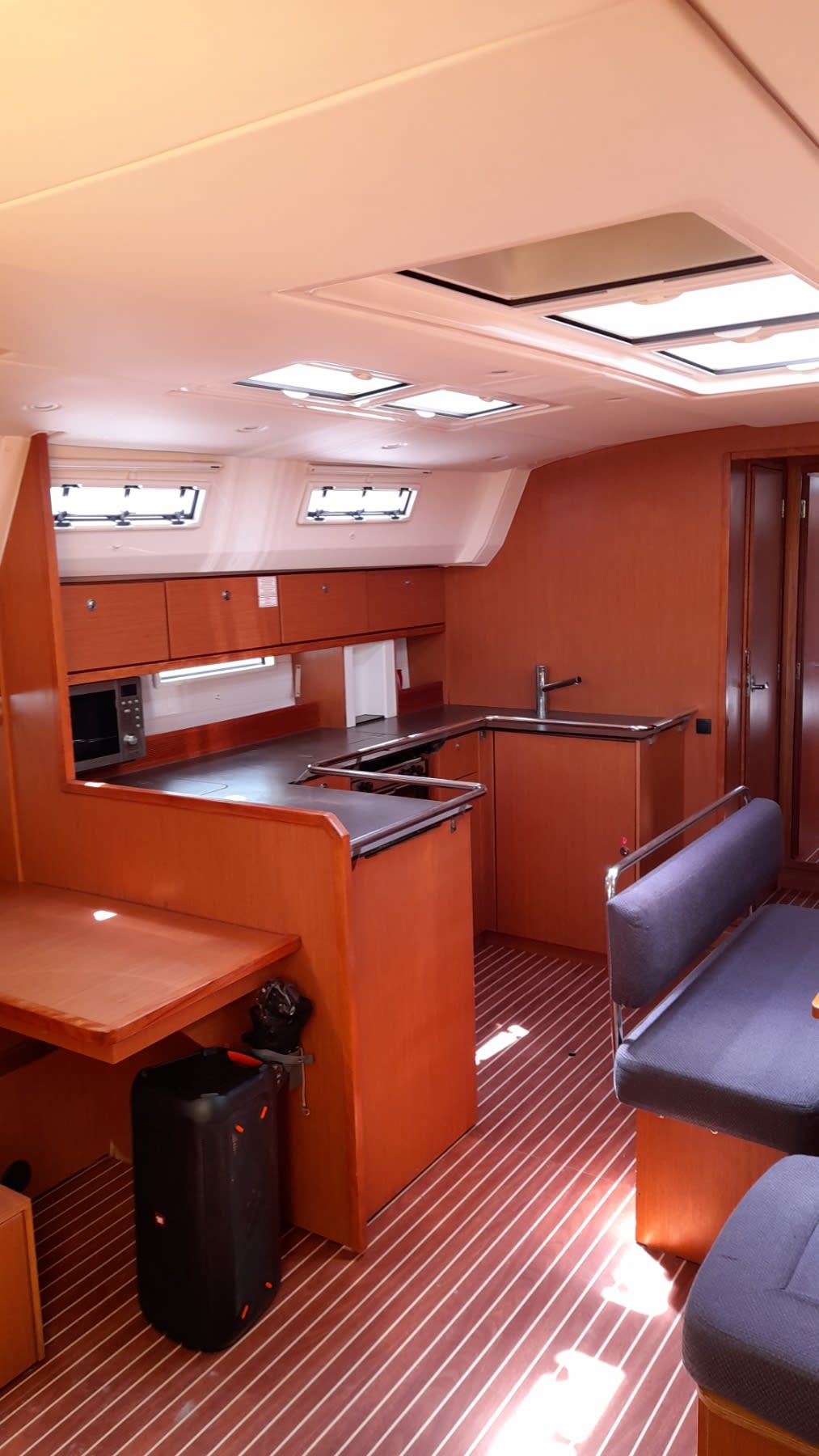 Jemi Bavaria 50 Cruiser біля причалу Rhodes New Marina