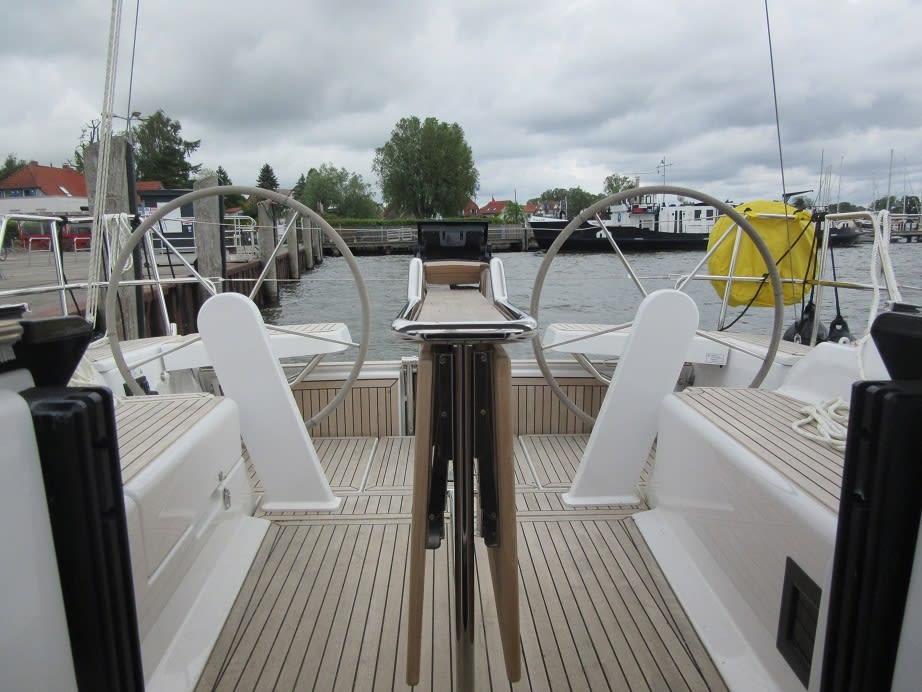 FIFTEEN Hanse 388 amarrado en Stockholm - Saltsjöbaden / Saltsjö Pir Marina