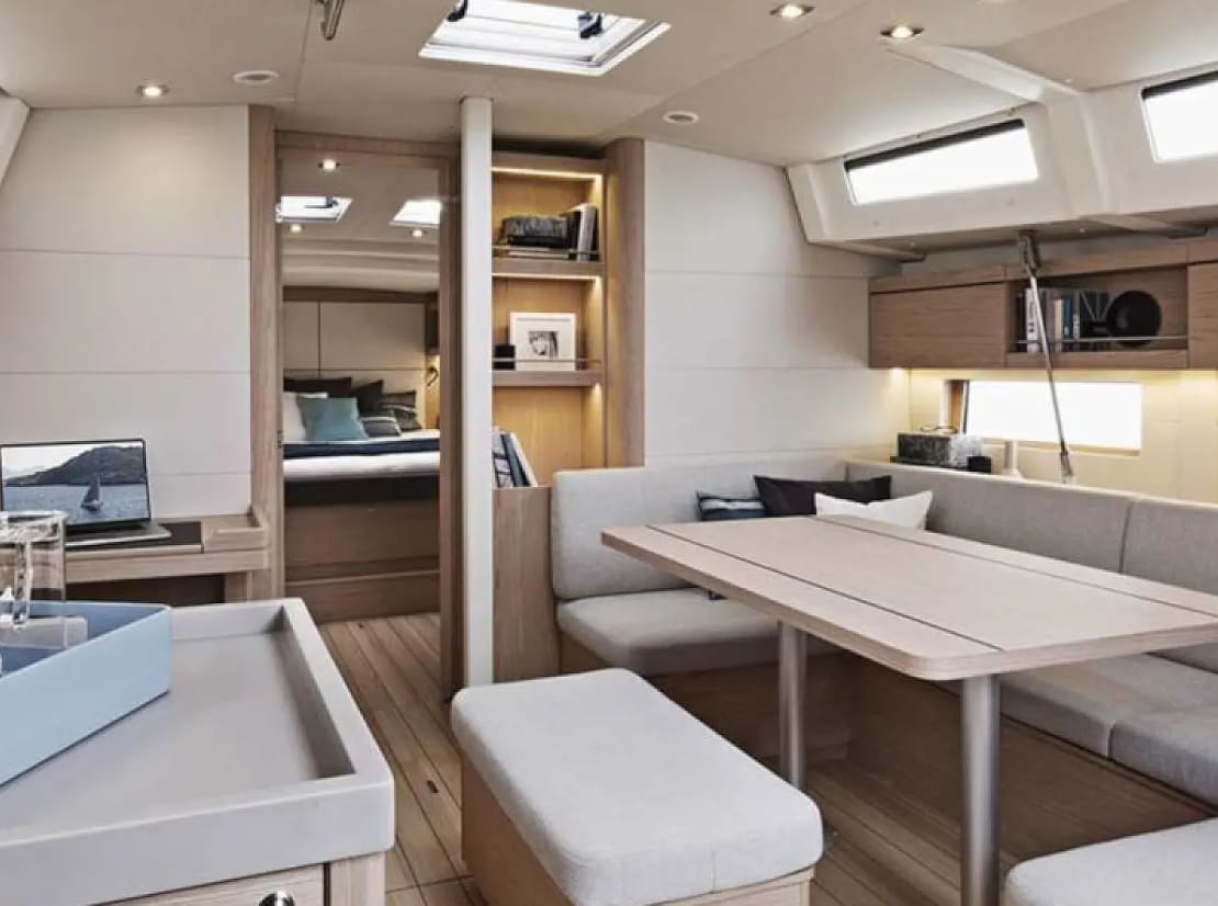 Oceanis 461/3/3 Premium amarrado en St. George's / Port Louis Marina