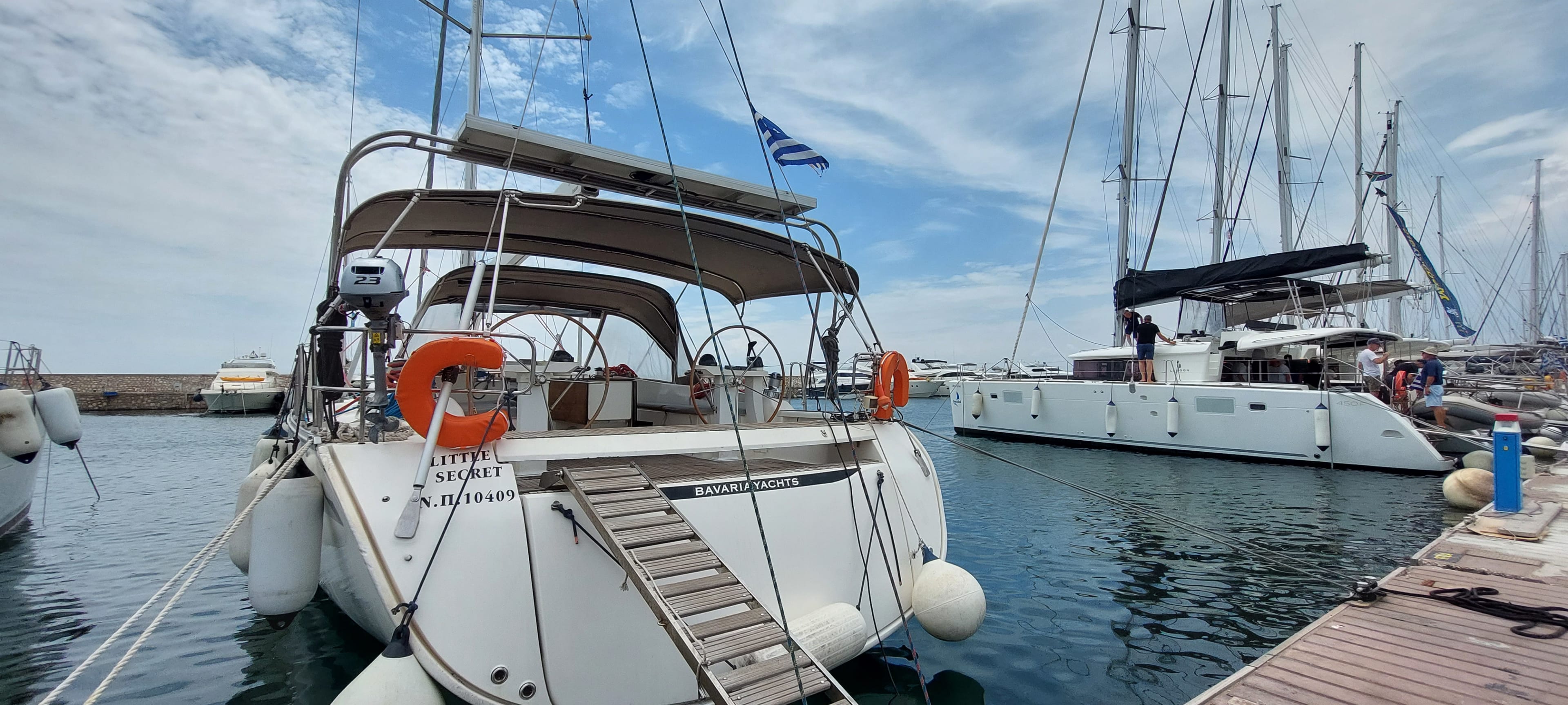 Little Secret Bavaria 55 Cruiser біля причалу Athens / Alimos Marina
