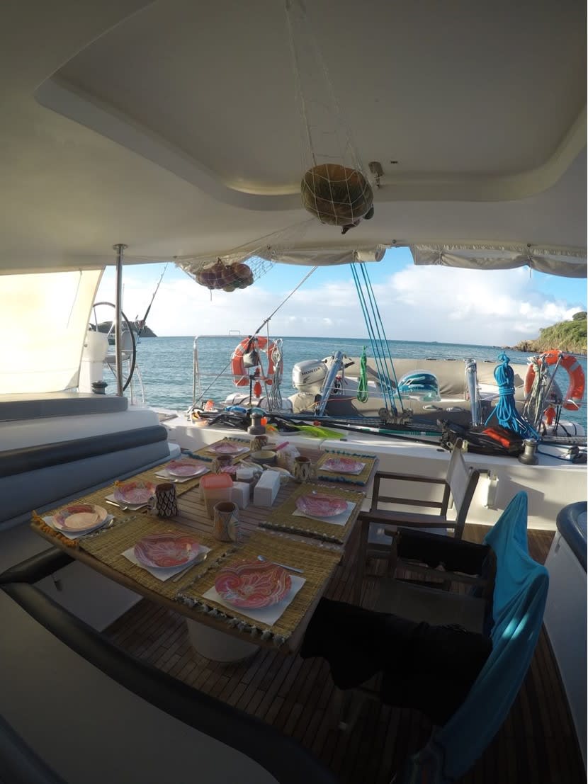 Alcade 1  front double cabin Nautitech 47 vor Anker in Raiatea / Marina de Uturoa