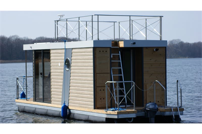 Campi 300 III moored at Jachthaven Drachten de Drait
