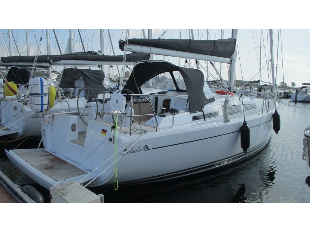 KORMORAN Hanse 348 vor Anker in Göteborg City Marina