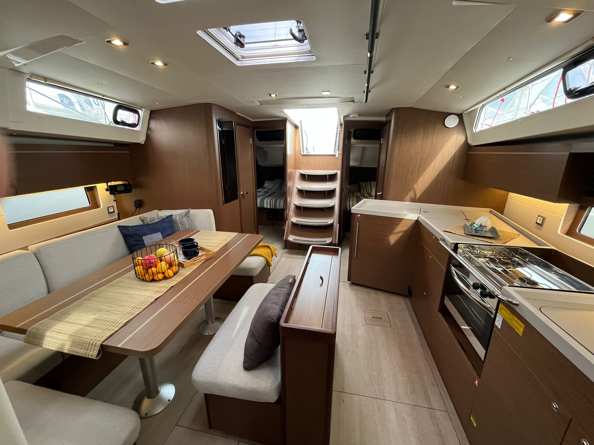 SUMMER SPIRIT Oceanis 46.1 vor Anker in ACI Marina Pomer