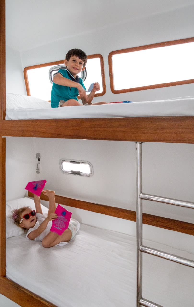Emerald (cabin 4) Catamaran vor Anker in Mirissa