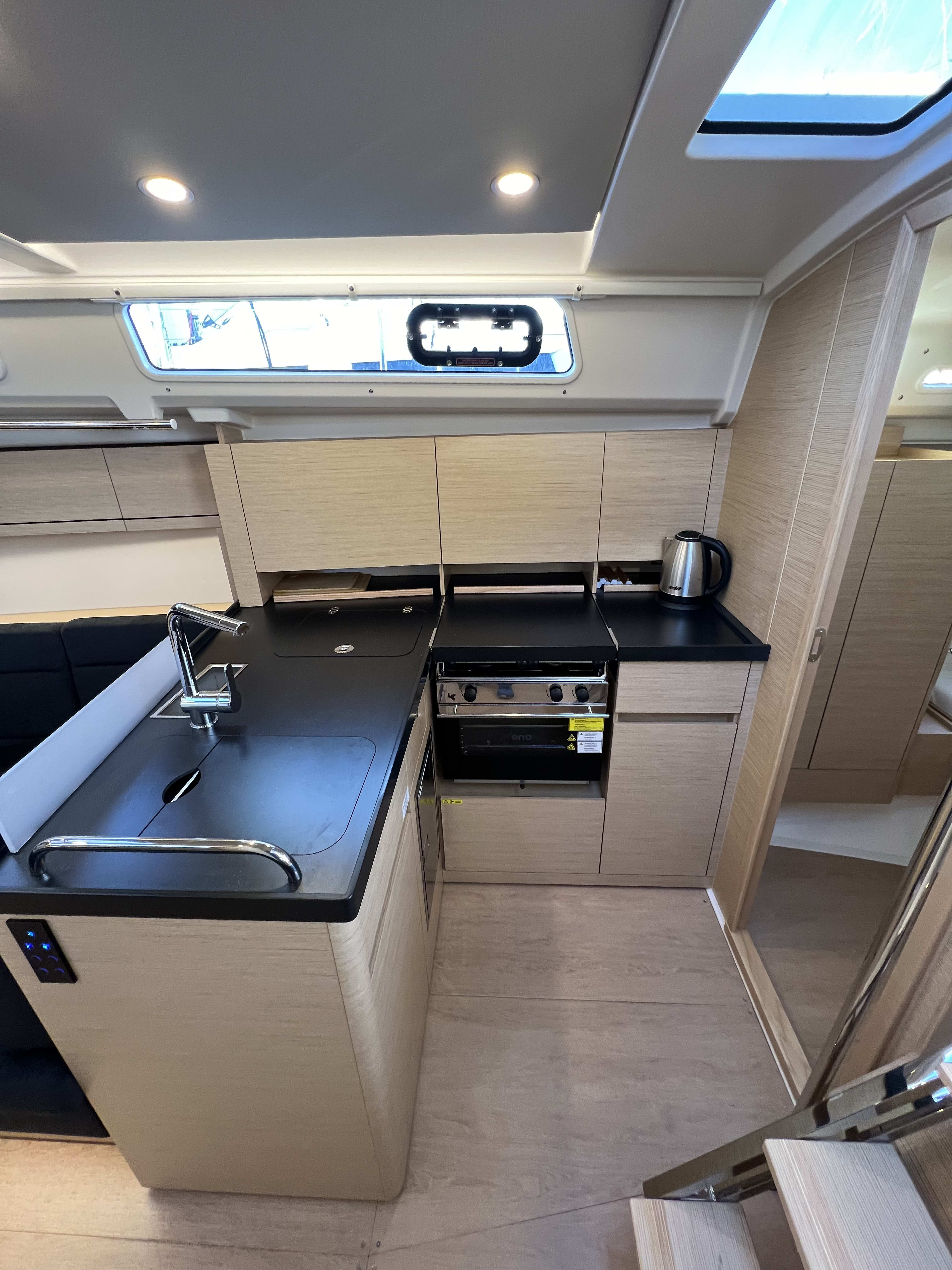 Sea Dream Hanse 418 біля причалу Rogoznica / Marina Frapa