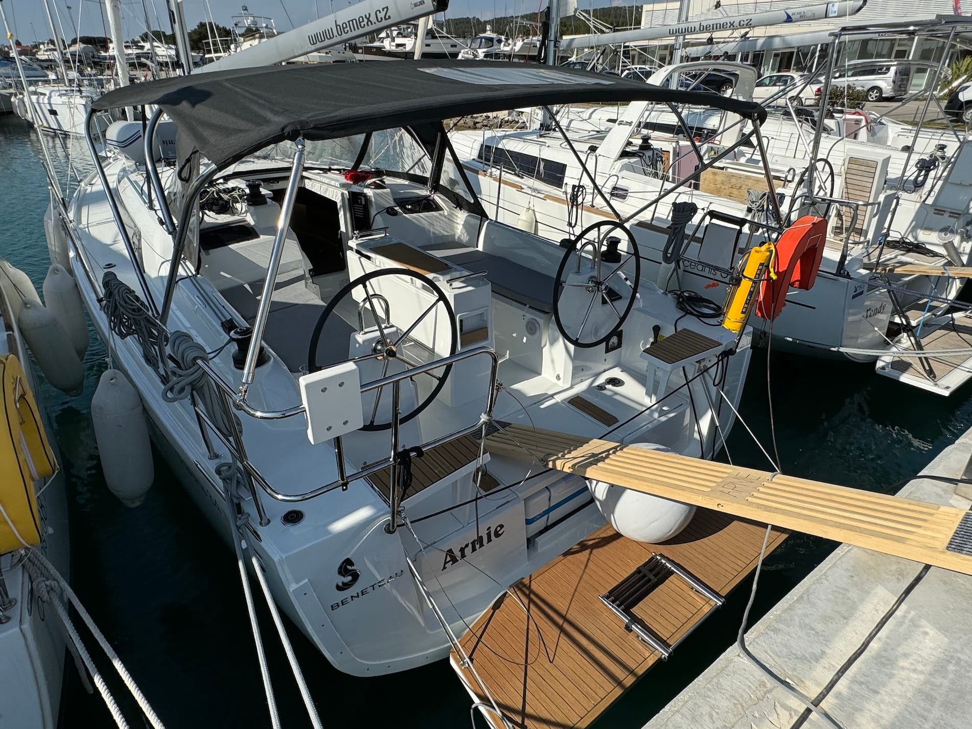 Arnie Oceanis 34.1 vor Anker in Sukošan / D-Marin Dalmacija Marina