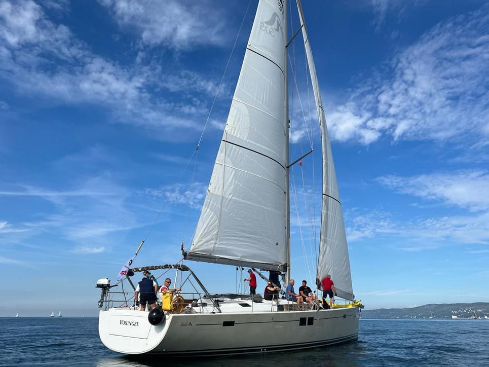 Wrungel Hanse 505 vor Anker in ACI Marina Rovinj