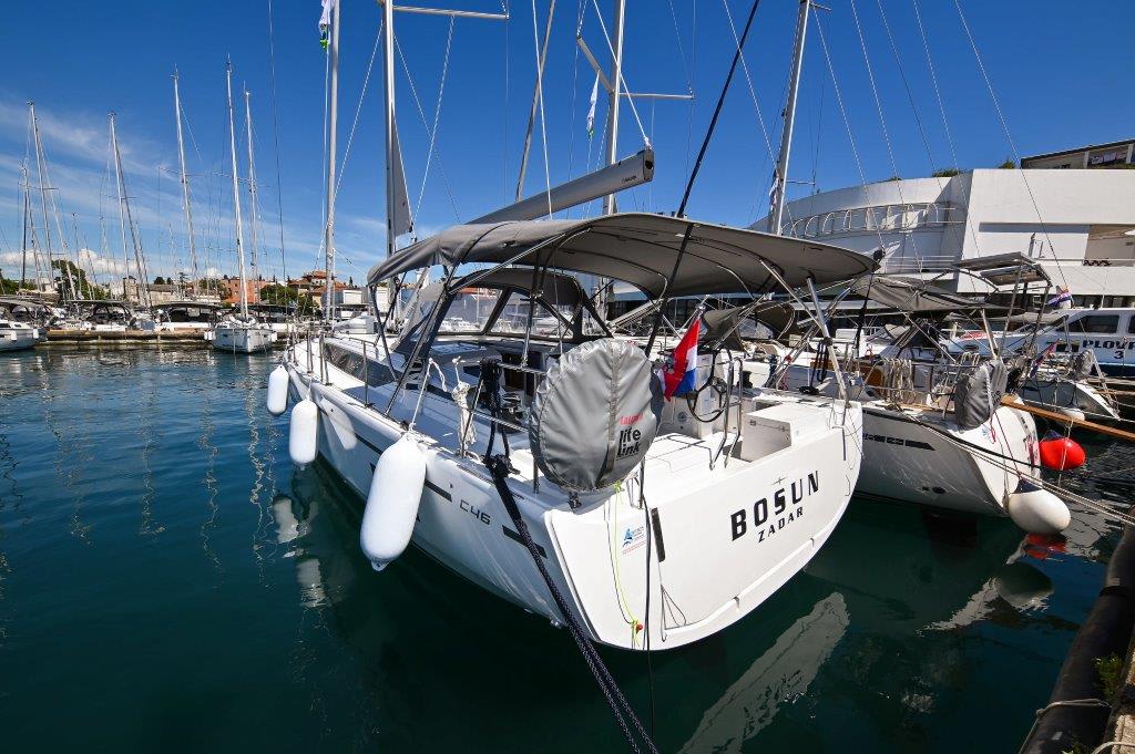 BOSUN Bavaria C46 біля причалу Marina Zadar