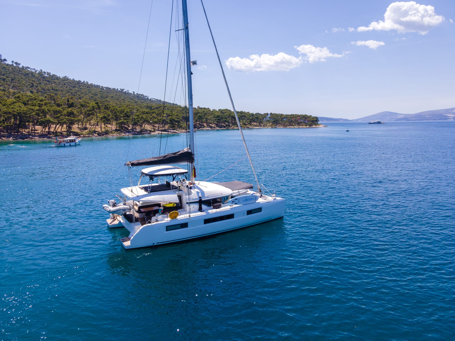 PRINCESS CLAIRE Lagoon 50 amarrado en Kaštel Gomilica / Marina Kaštela