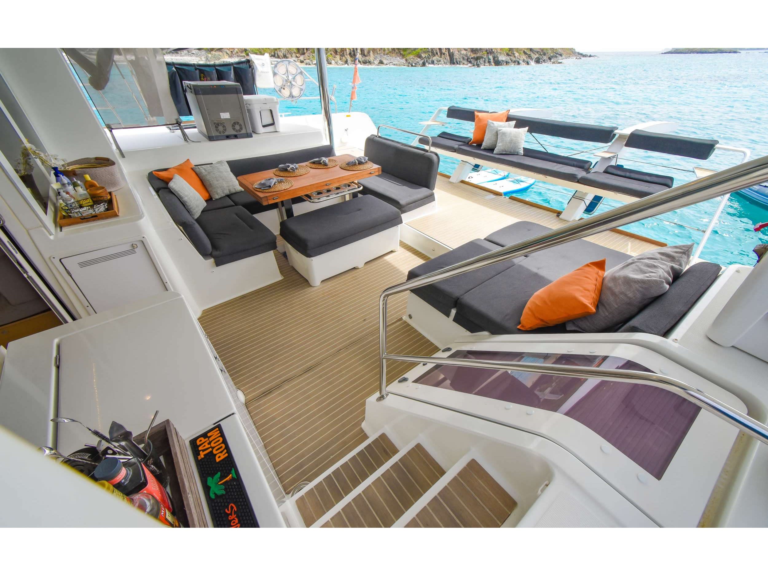 Qui Cherie Lagoon 52F vor Anker in Admiralty Bay / Bequia Marina