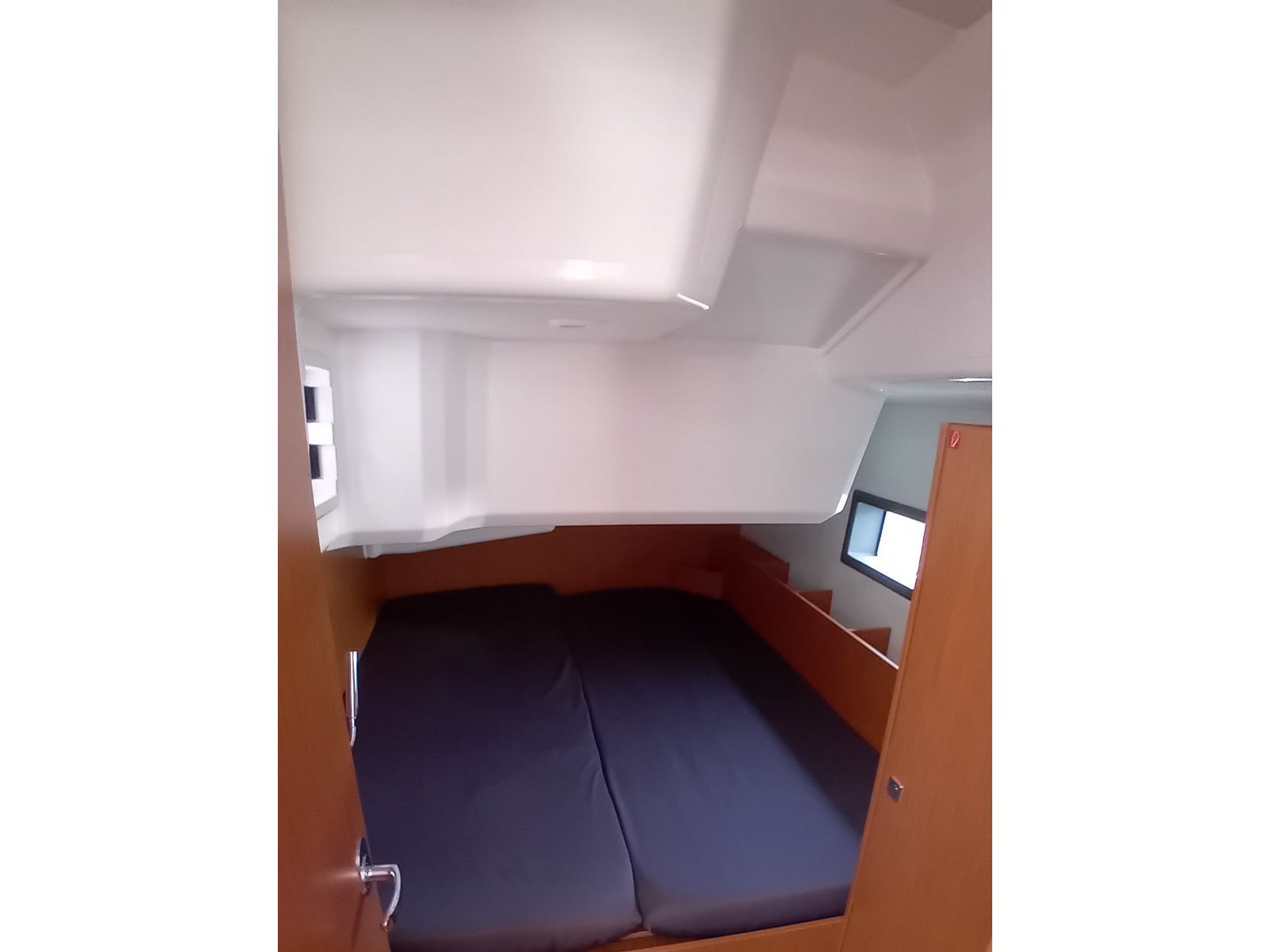 Galini Bavaria 38 Cruiser біля причалу Rhodes / Mandraki Port