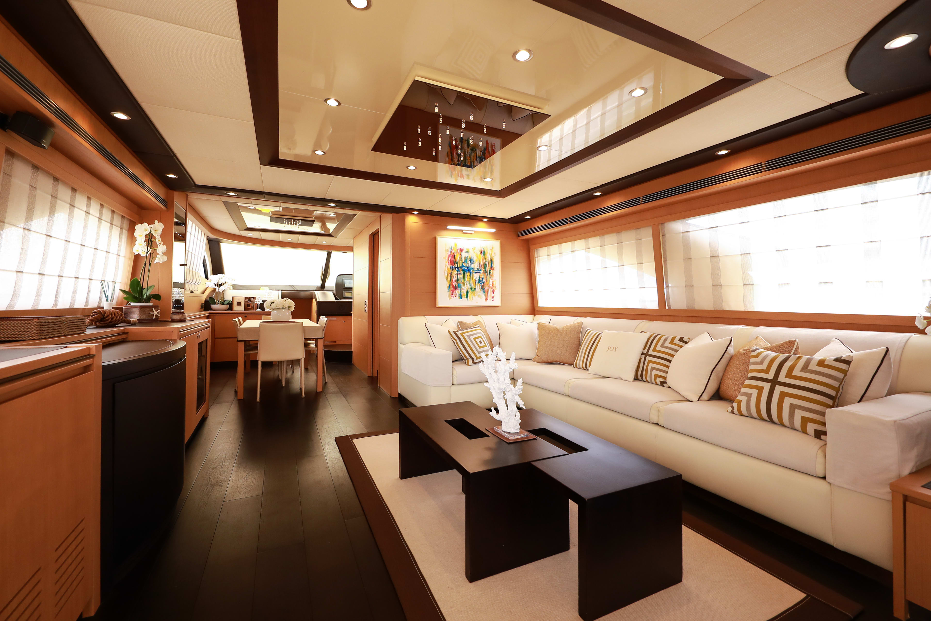 Joy Filippetti Flybridge 76 amarrado en Castellammare di Stabia / Marina di Stabia