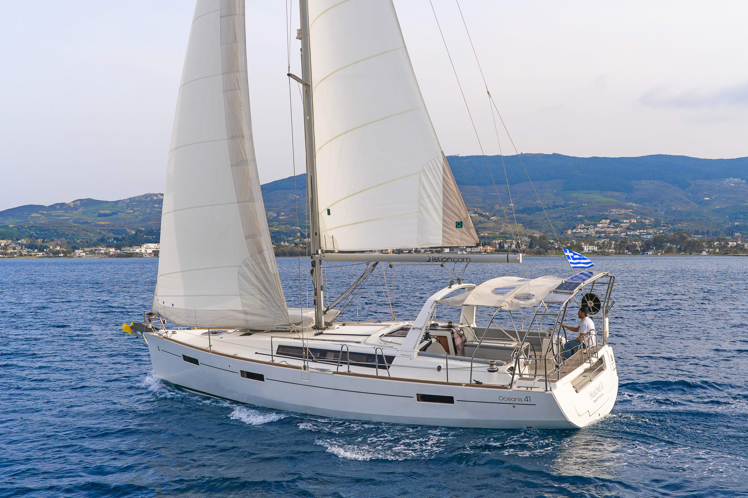 Huschel II Oceanis 41 біля причалу Marina Kos