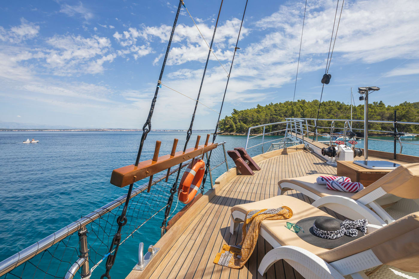 Gideon Gulet vor Anker in Port of Split / East Harbour