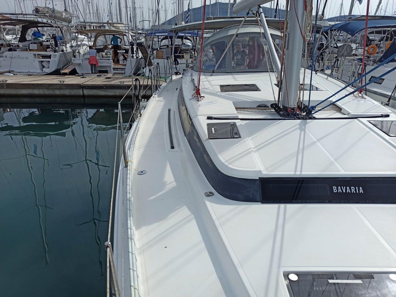 Nutmeg Bavaria C45 amarrado en Lefkada / D-Marin Marina Lefkas