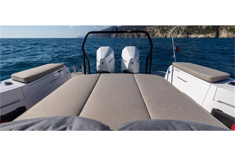 Axopar Axopar 37 XC Cross Cabin amarrado en Athens / Alimos Marina