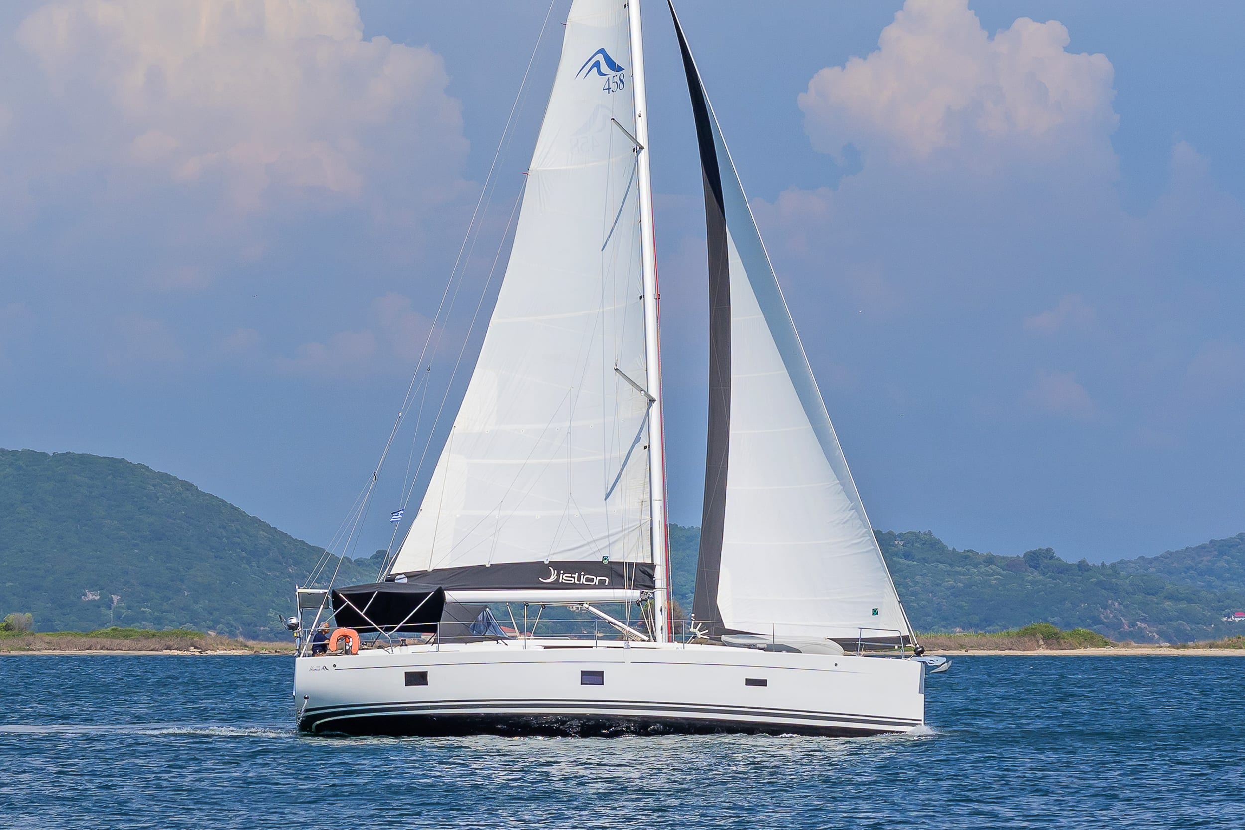 Euphoria Hanse 458 біля причалу Lefkada / Port of Lefkas