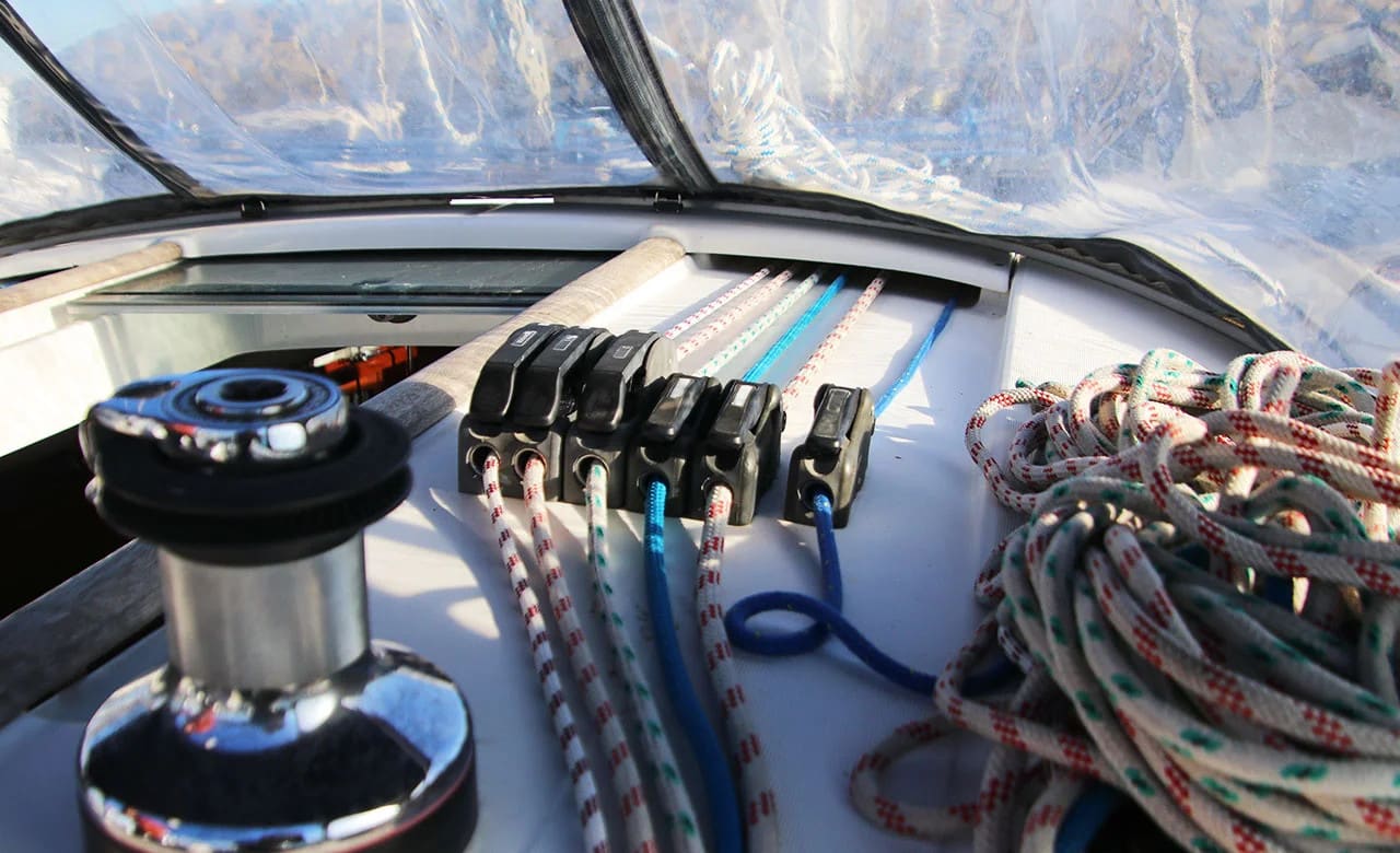 Tizef Oceanis 40 біля причалу Saint-Quay-Portrieux / Port d'Armor