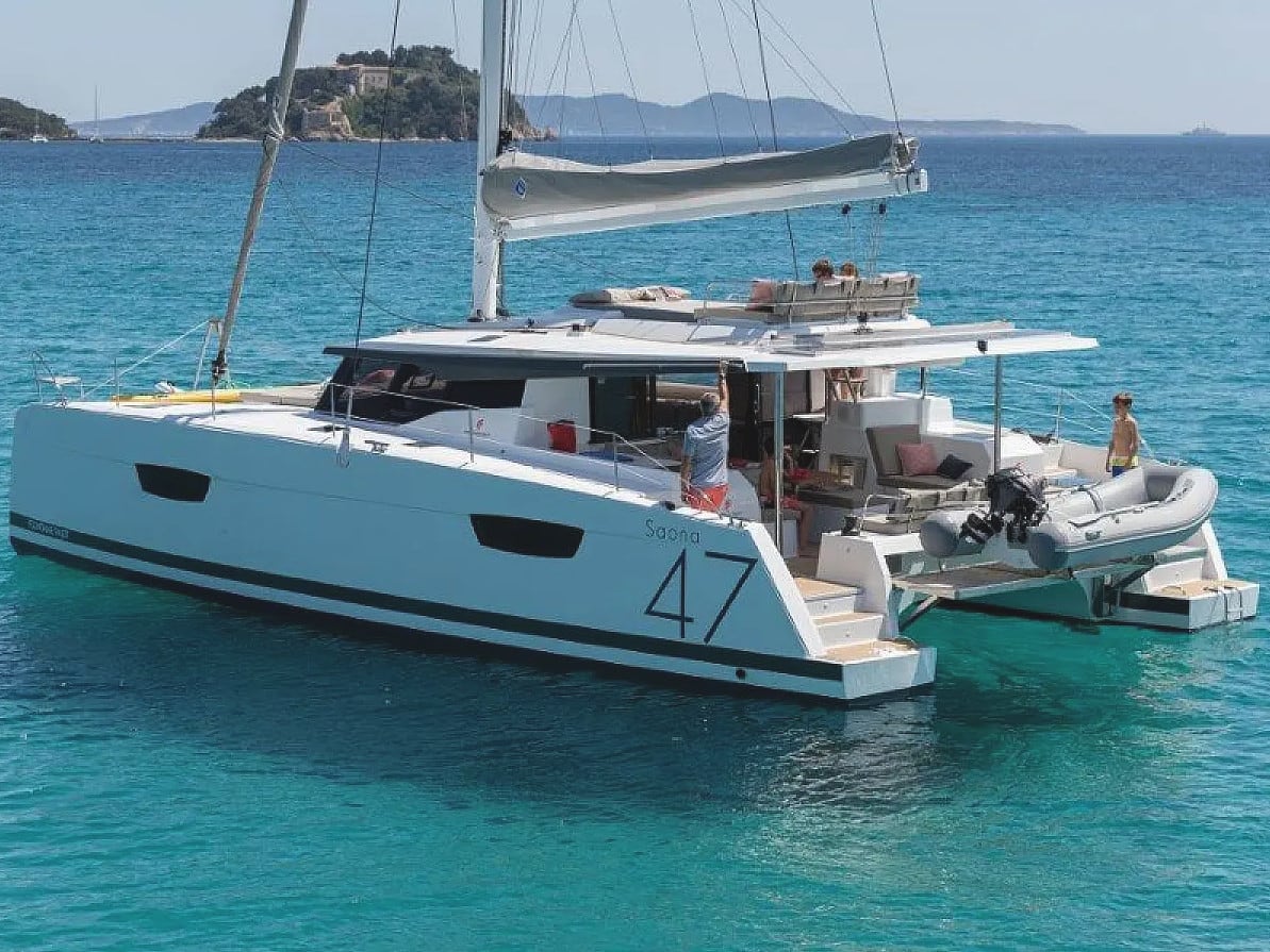 Parrot Ice Saona 47 vor Anker in Road Town / Fort Burt Marina