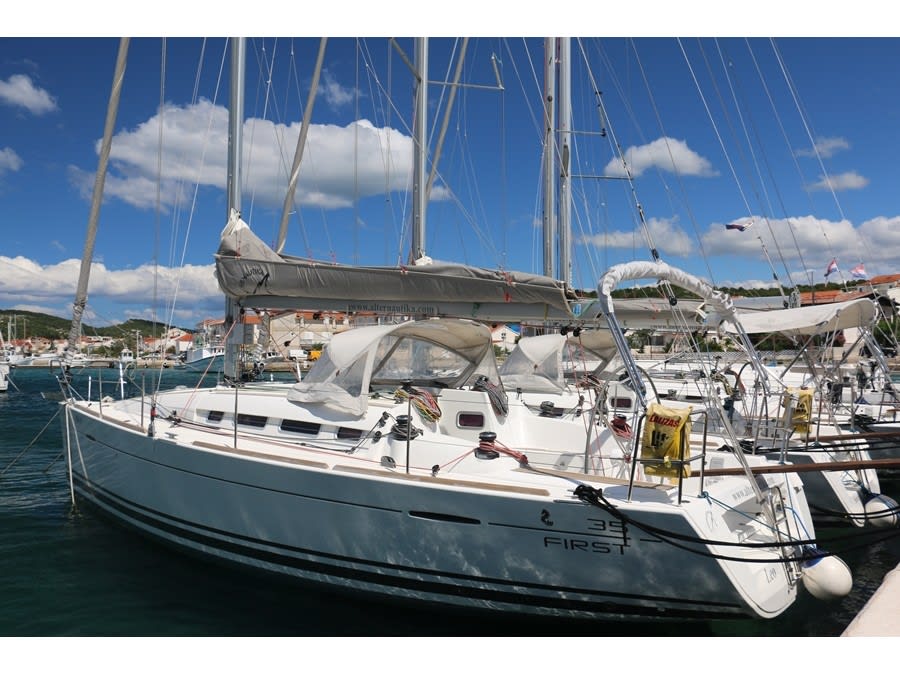 Scorpio First 35 moored at ACI Marina Jezera