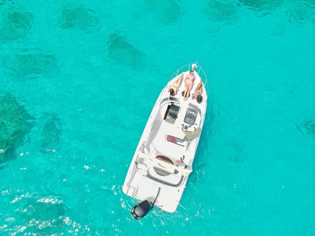 Aimee Ranieri Sea Lady 24 moored at Sliema / Tigne Seafront