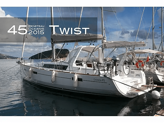 Twist Oceanis 45 vor Anker in Tivat / Porto Montenegro
