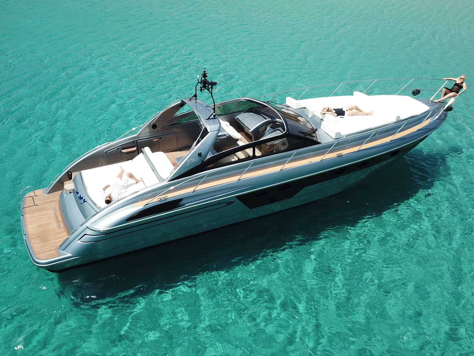 Este 2 Princess V55 vor Anker in Ornos bay