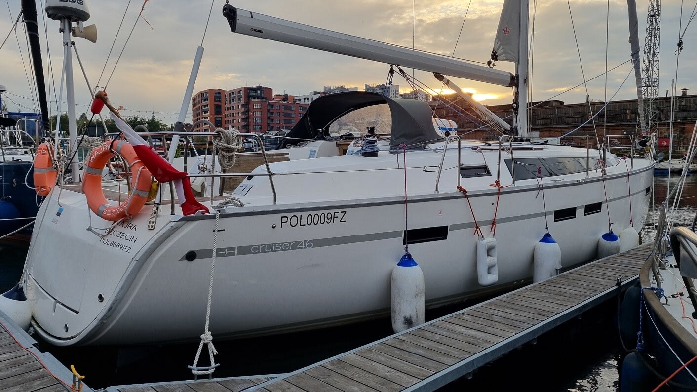 Wajra Bavaria 46 amarrado en Gdansk / Przystan Cesarska
