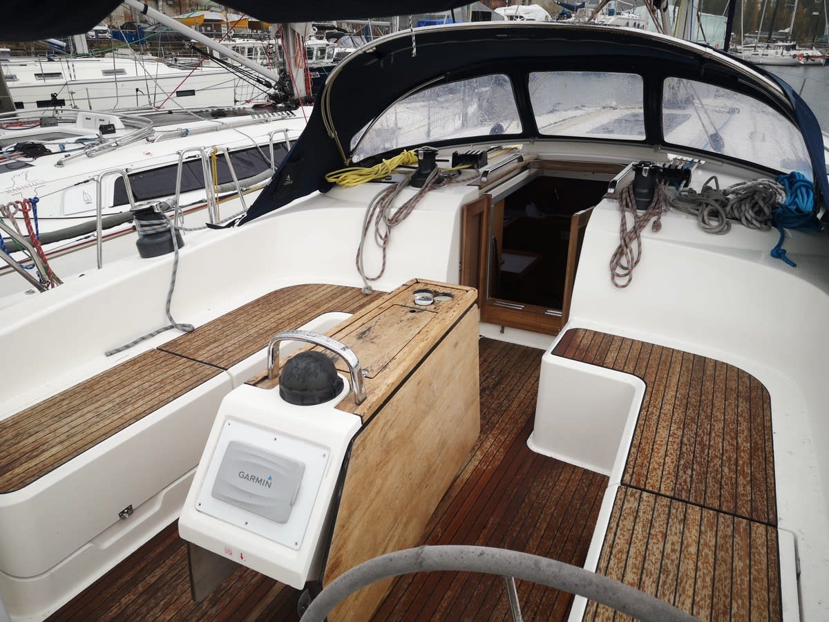Lippi Bavaria 51 Cruiser amarrado en Gdansk / Przystan Cesarska