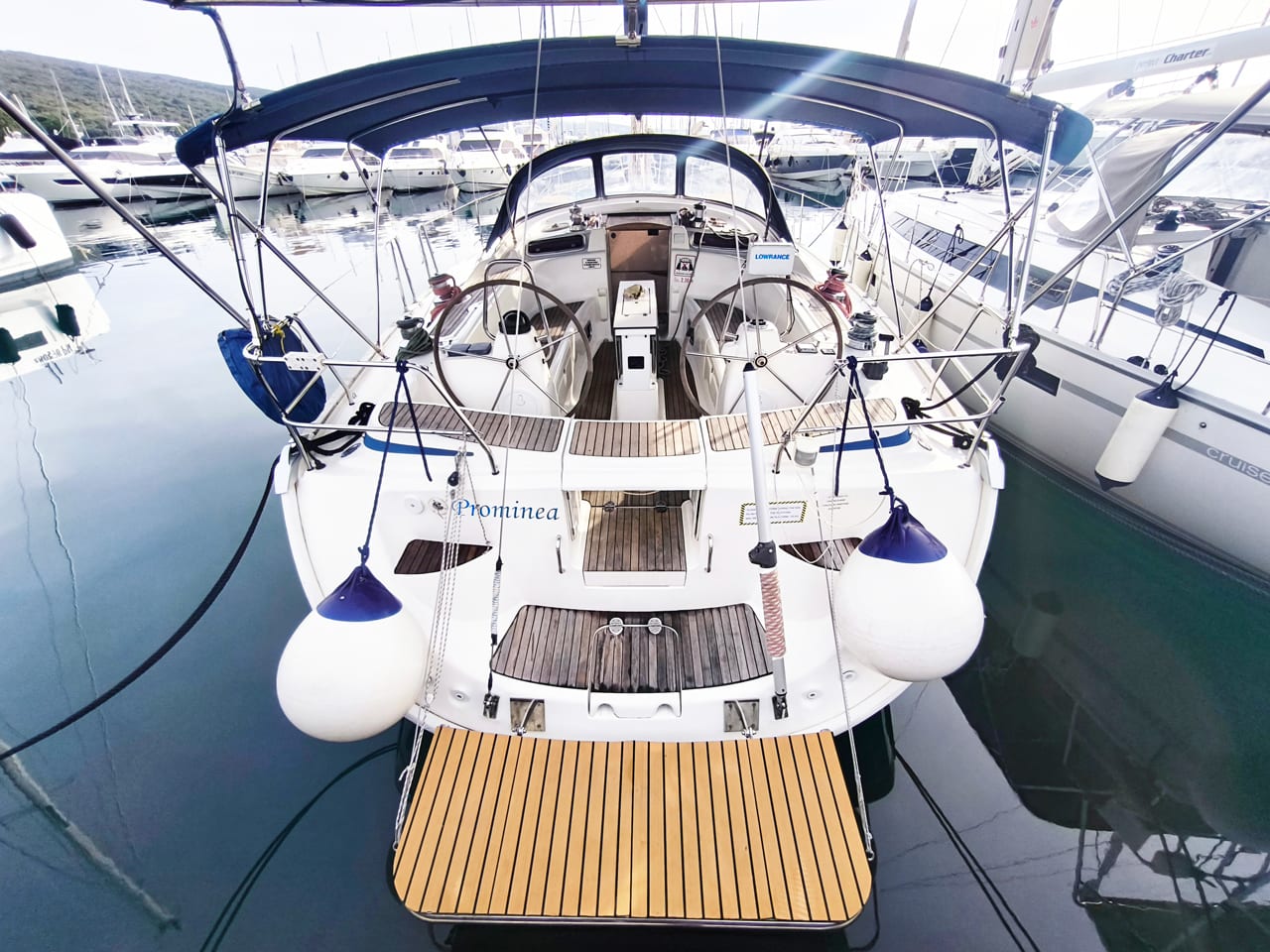 Prominea Bavaria 50 amarrado en Marina Punat