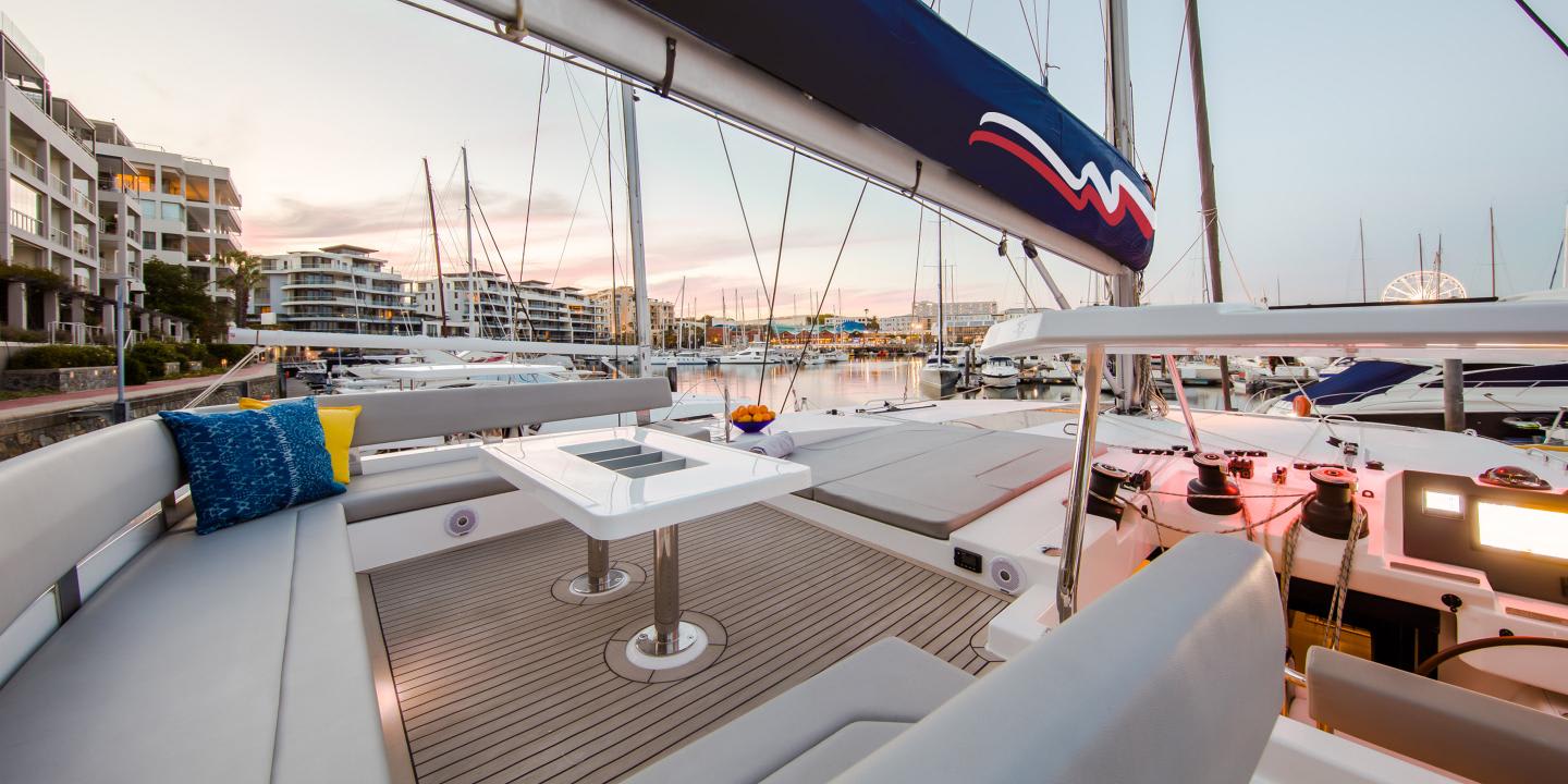 Moorings 5000 Crewed Leopard 50 vor Anker in Marigot / Marina Fort Louis