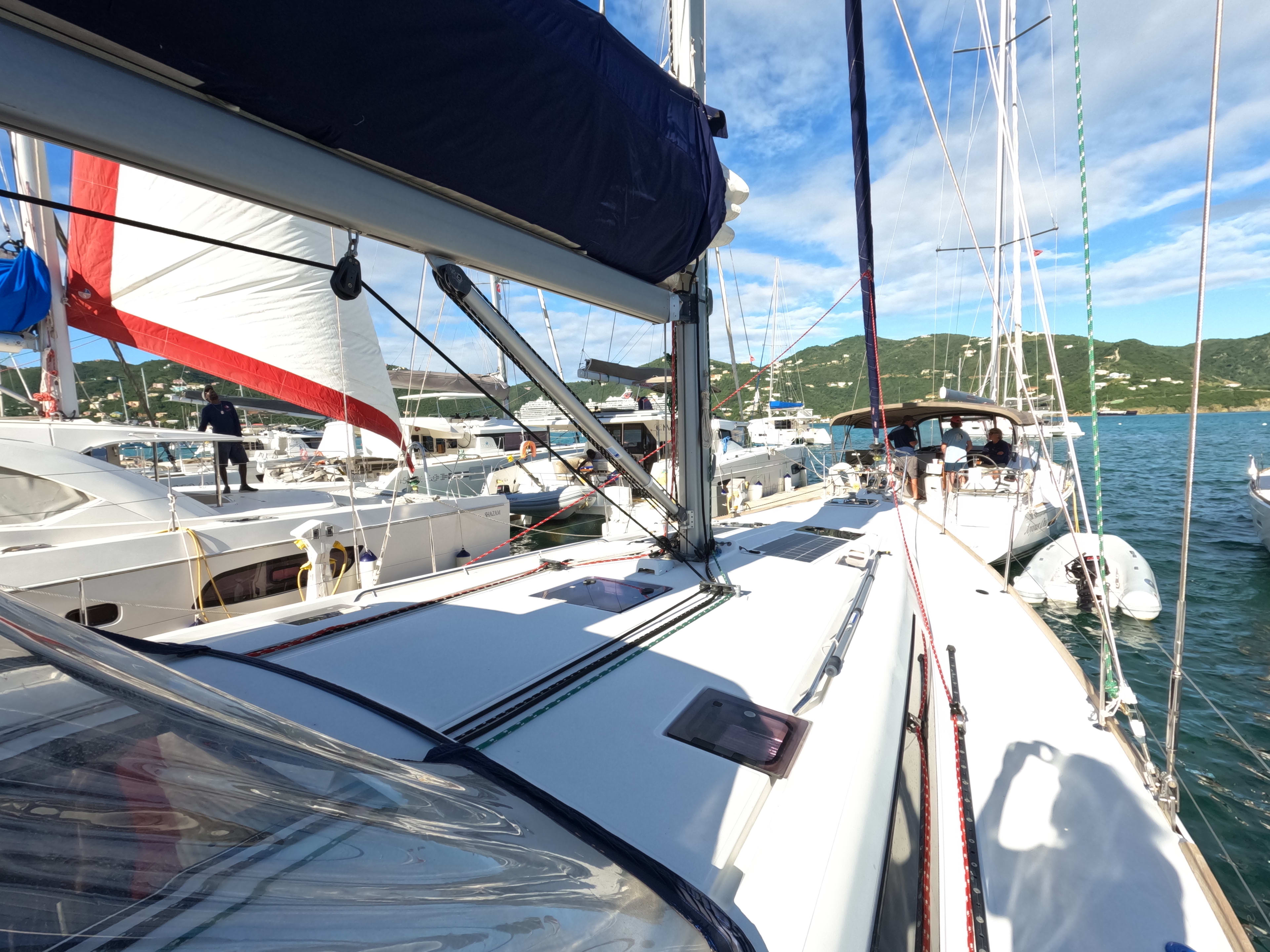 Jada Oceanis 48 amarrado en Road Town / Fort Burt Marina