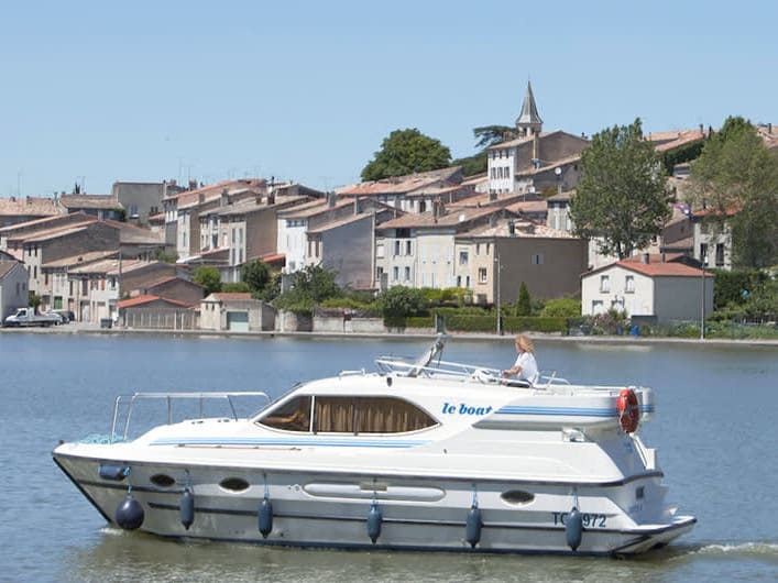 Countess - Budget 10 moored at Decize