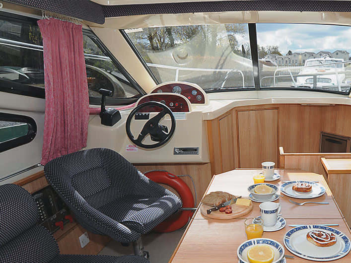 Consul - Budget 1 amarrado en Rheinsberg / Marina Wolfsbruch
