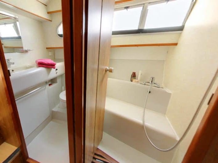 Classique - Budget 13 vor Anker in Portumna / Connaught Harbour
