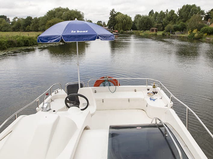 Consul - Budget 10 vor Anker in Carrick on Shannon / The Marina