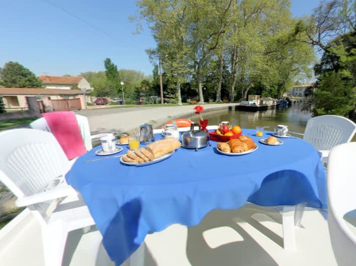 Royal Classique - Comfort 7 amarrado en Saint Gilles
