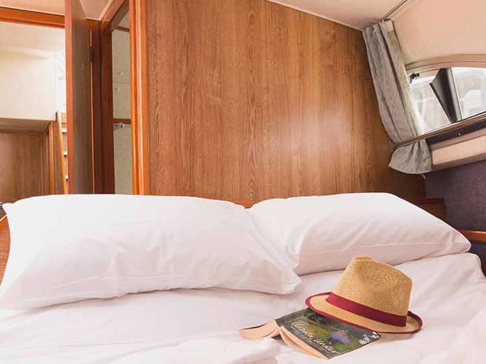 Clipper - Comfort 11 біля причалу Rheinsberg / Marina Wolfsbruch