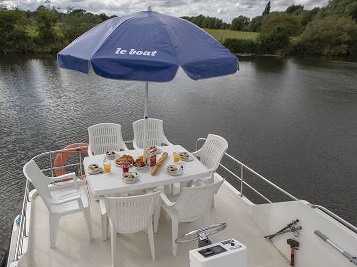 Crusader - Budget 34 moored at Decize