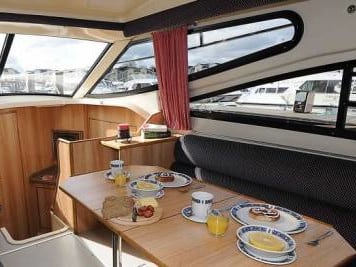 Consul - Budget 16 amarrado en Rheinsberg / Marina Wolfsbruch