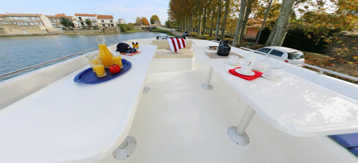 Vision3 - Comfort Plus 42 Vision 3 moored at Vinkeveen