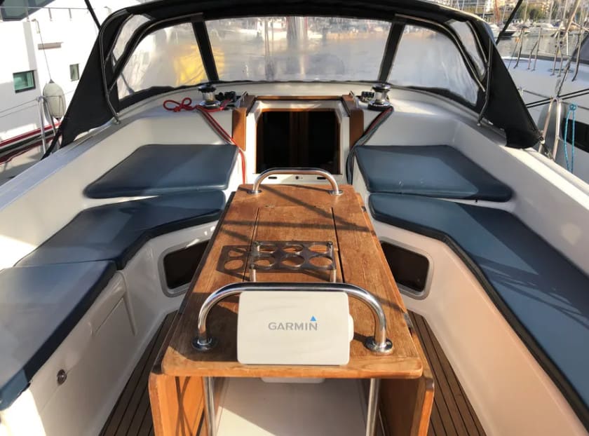 Christianna 12 Jeanneau 53 біля причалу Athens / Alimos Marina