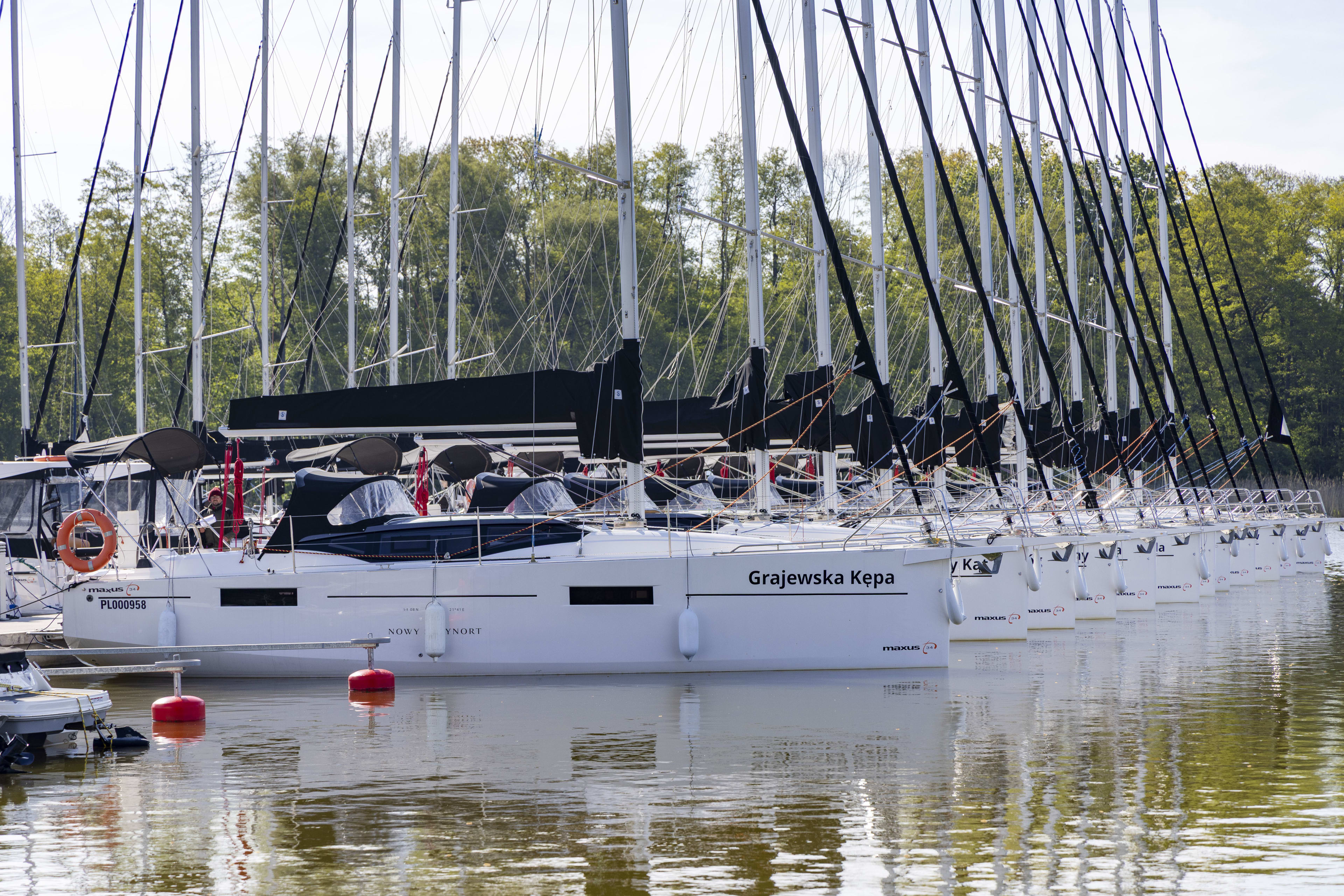Wyspa Kormoranow Maxus 34 біля причалу Węgorzewo / Port Sztynort
