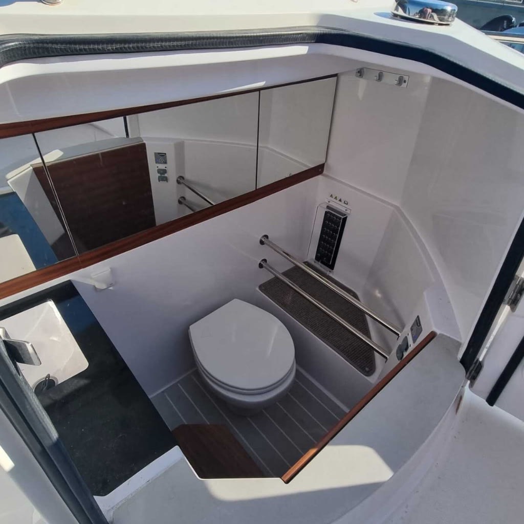 Axopar Axopar 28 T-Top amarrado en Trogir / Park Žudika