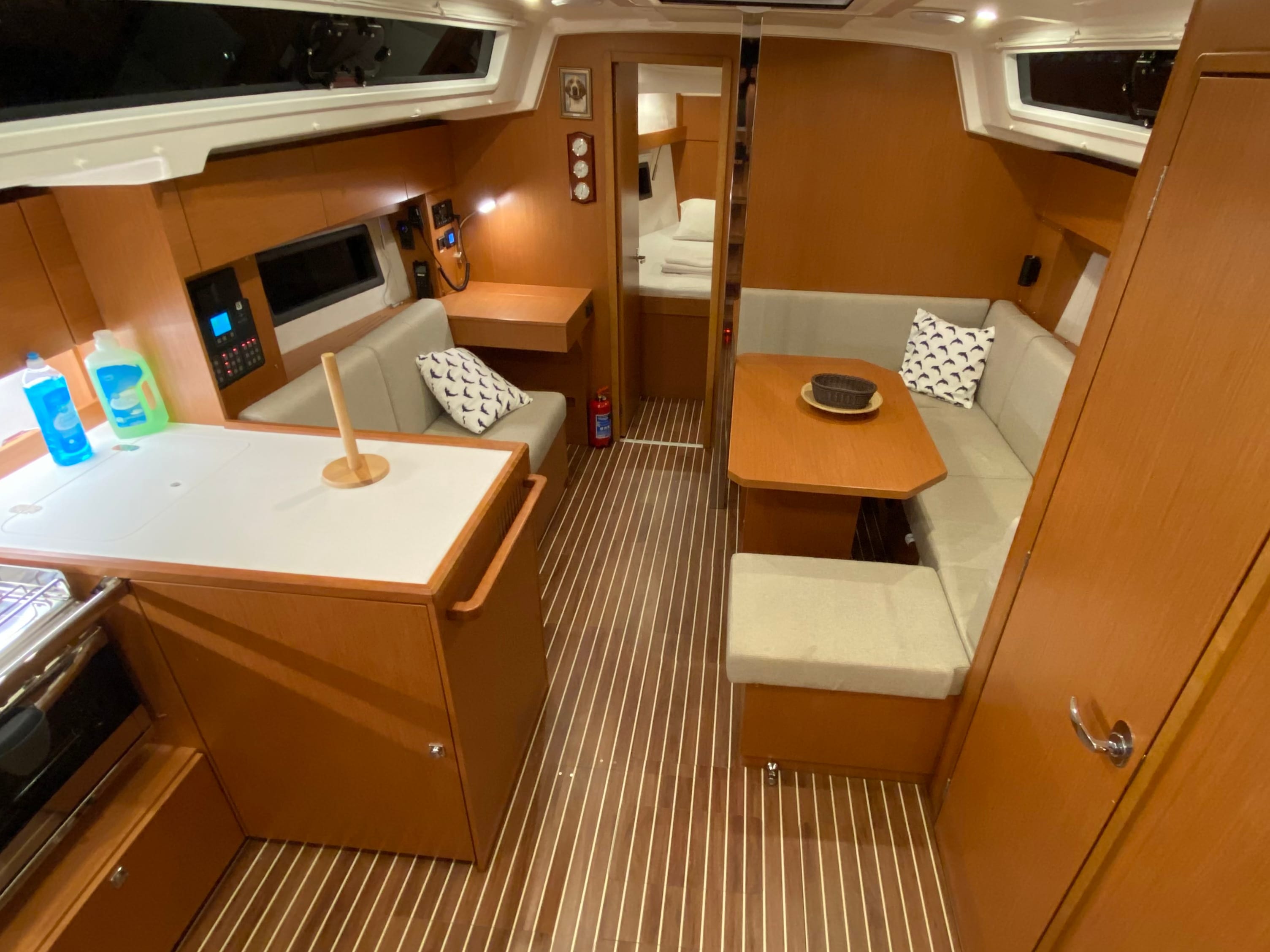Luna 3 Bavaria C38 amarrado en Fethiye / Marina Imbat