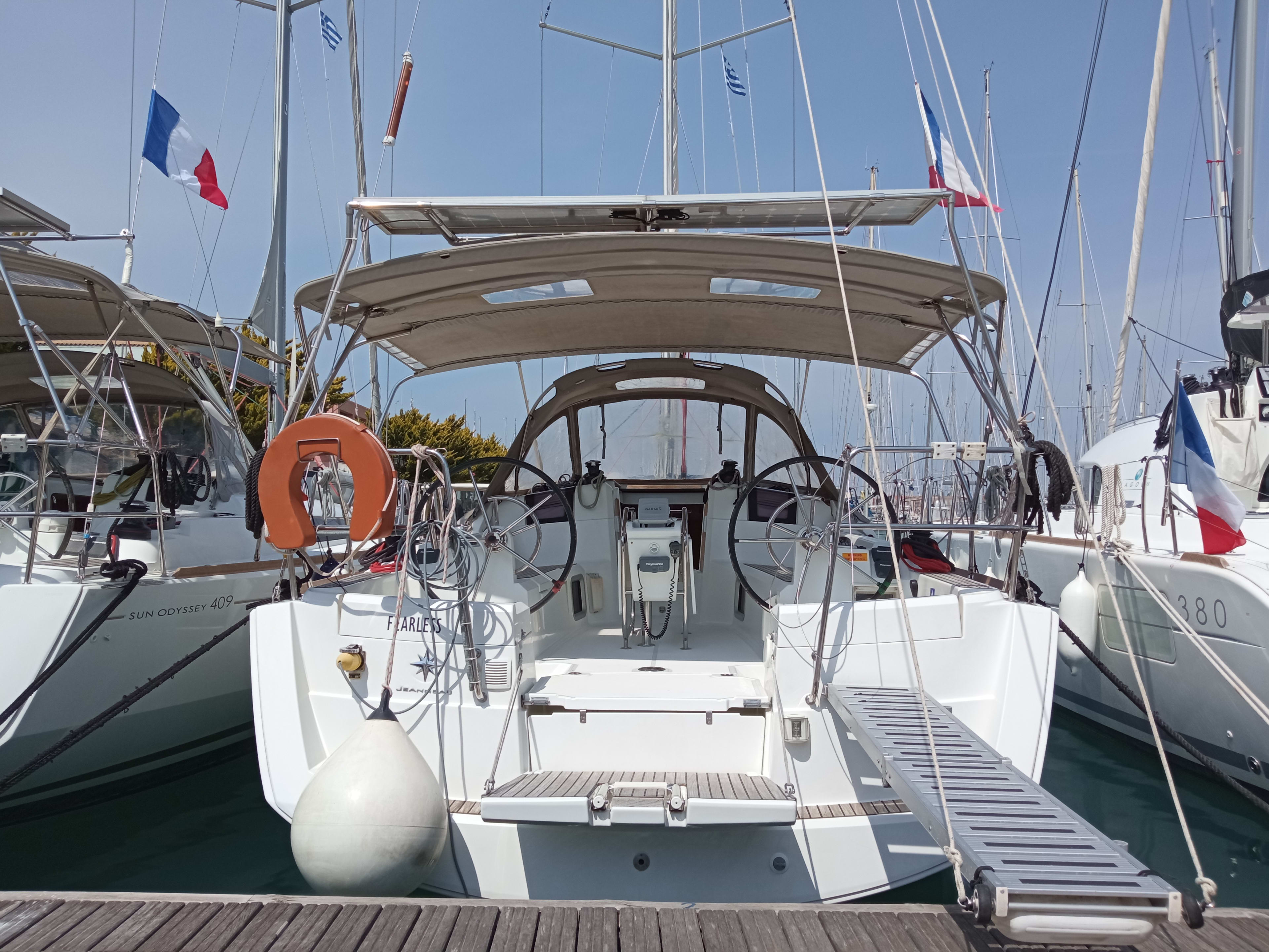 Fearless Sun Odyssey 379 amarrado en Lefkada / D-Marin Marina Lefkas